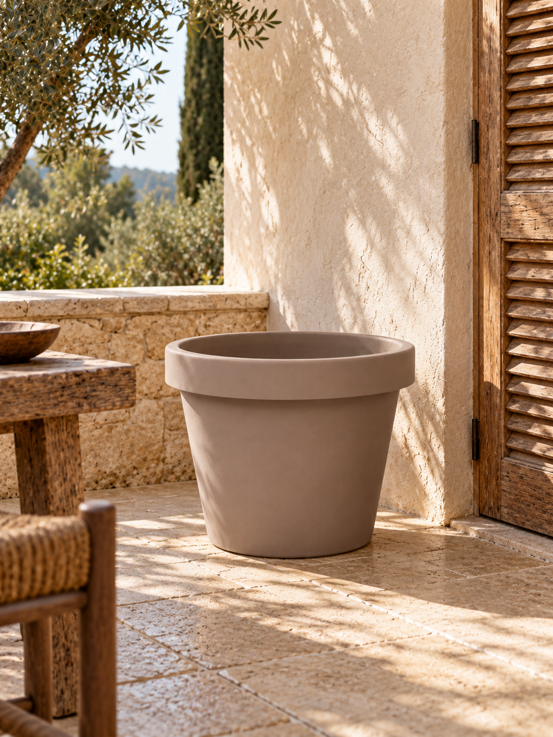 Lira Taupe – XXL stone-effect pot – Ø65 / Ø75 cm
