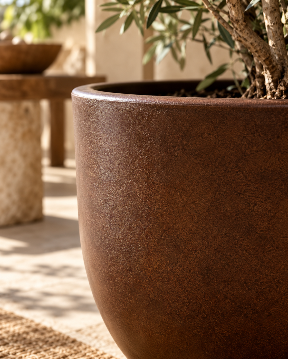 Eggy Bronze – XXL Pot – Ø65 × H51 cm