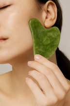 Gua Sha en Quartz Rose & Jade Naturel – Massage Facial Ancestral