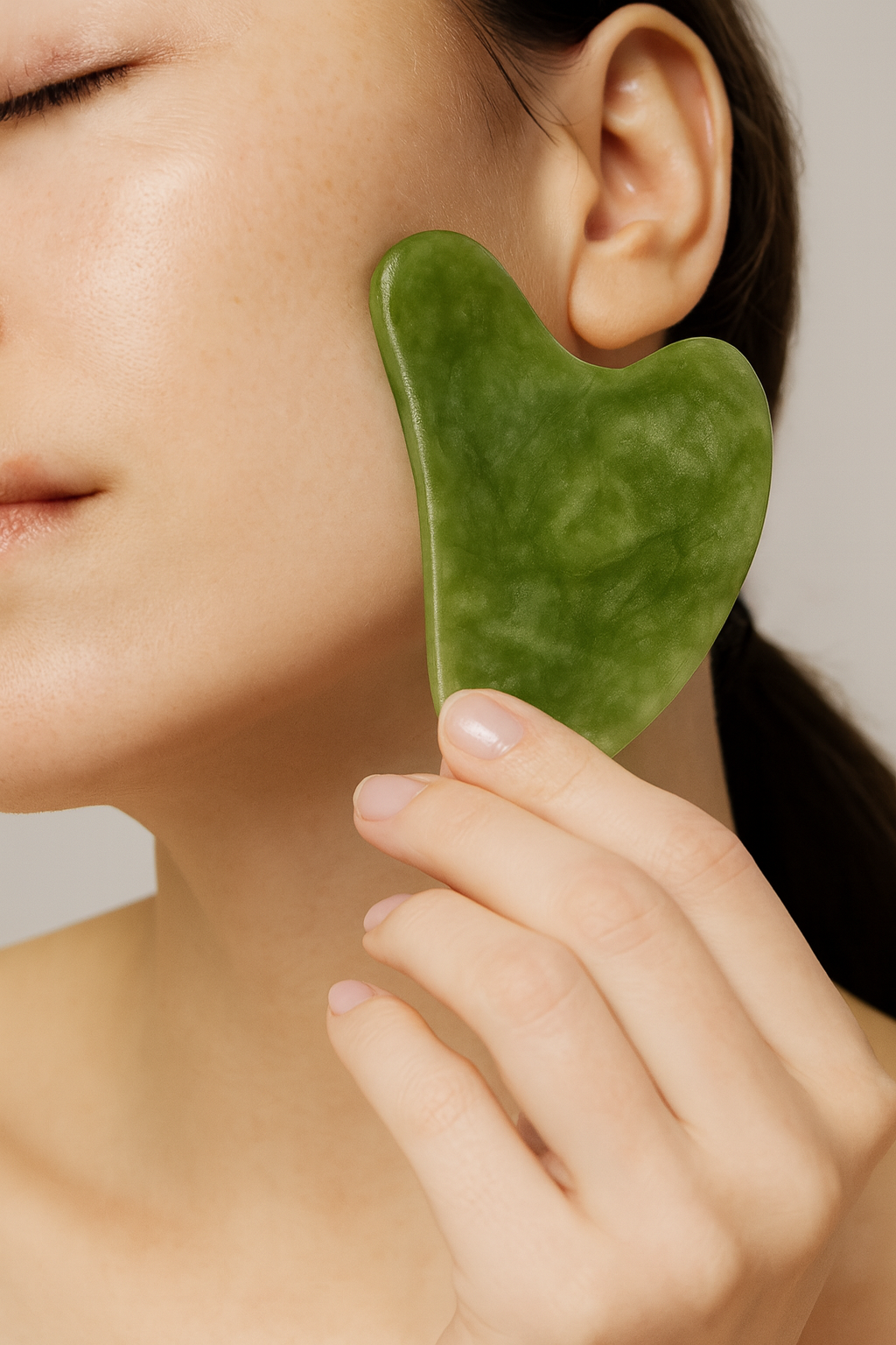 Gua Sha en Quartz Rose & Jade Naturel – Massage Facial Ancestral