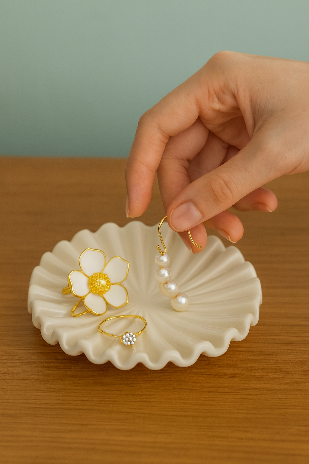 Plateau à bijoux en céramique – Coupelle blanche festonnée 14 cm